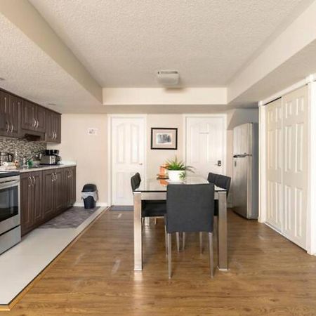 Self Check-In Spacious Apartment With Full Kitchen Ottawa Esterno foto