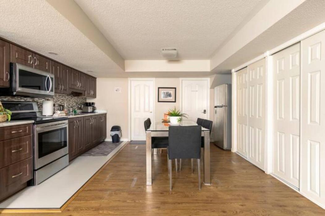 Self Check-In Spacious Apartment With Full Kitchen Ottawa Esterno foto